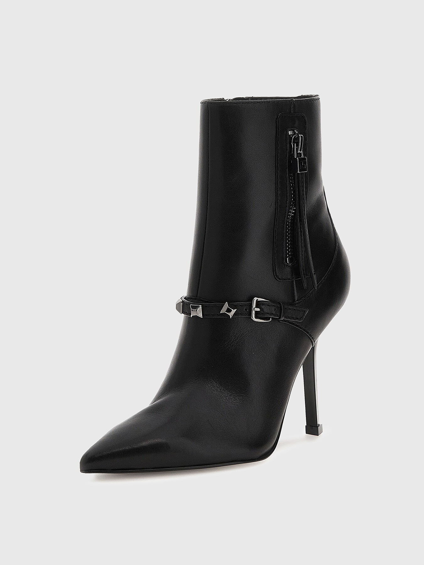 Black leather boots brand GUESS Globalbrandsstore en