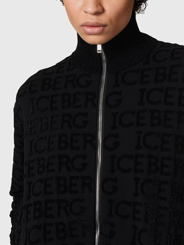 Vest with embossed logo texture - 3