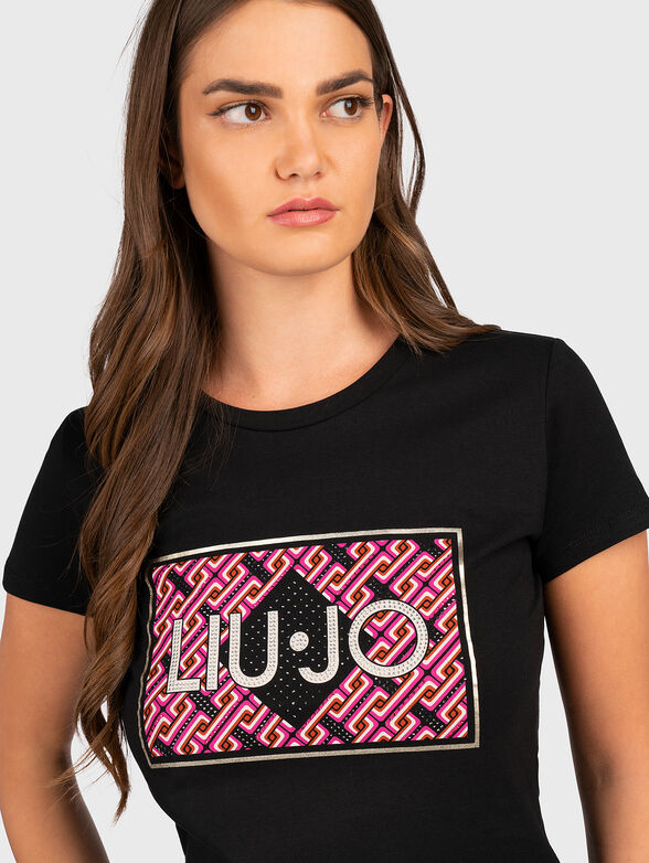 Black t-shirt with animal print  - 4