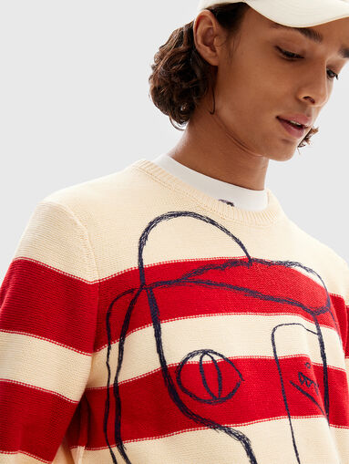 Sweater with contrast art design - 4