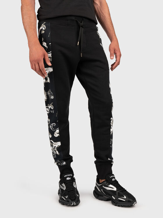 Sports pants with accent stripe - 1