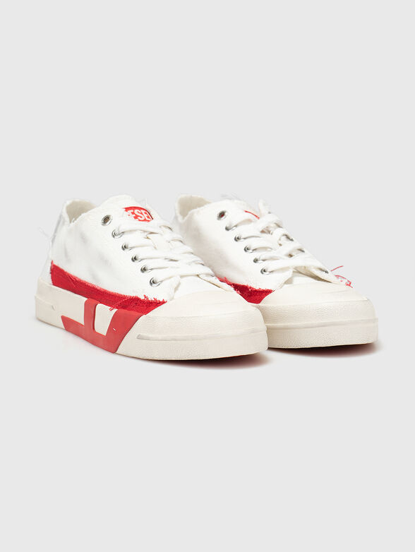 Sports shoes with accent logo - 2
