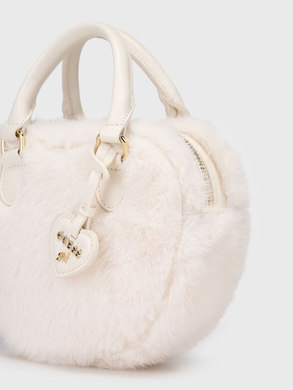 Black crossbody bag in the shape of a heart - 4