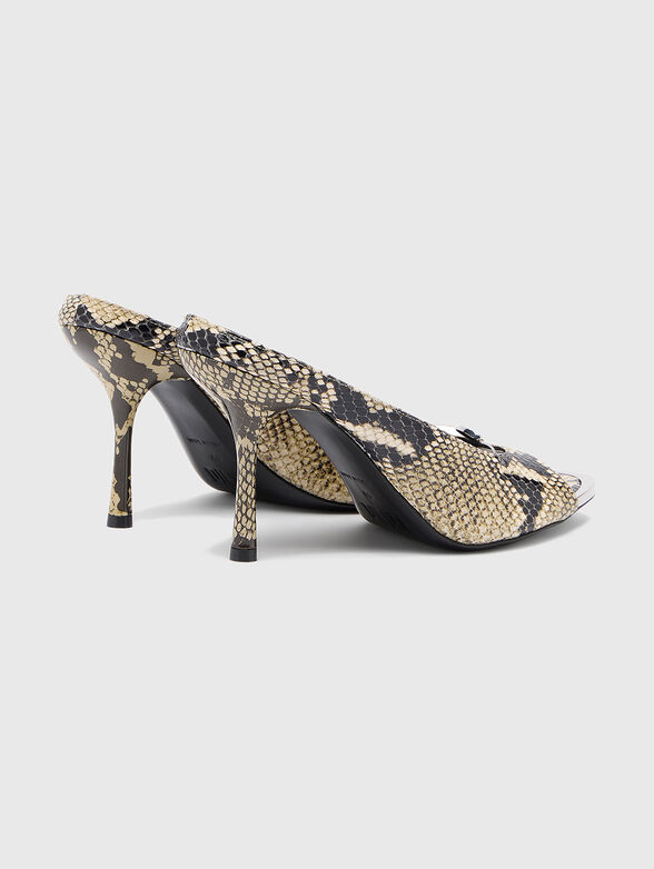 Heeled slippers with an animal print  - 3