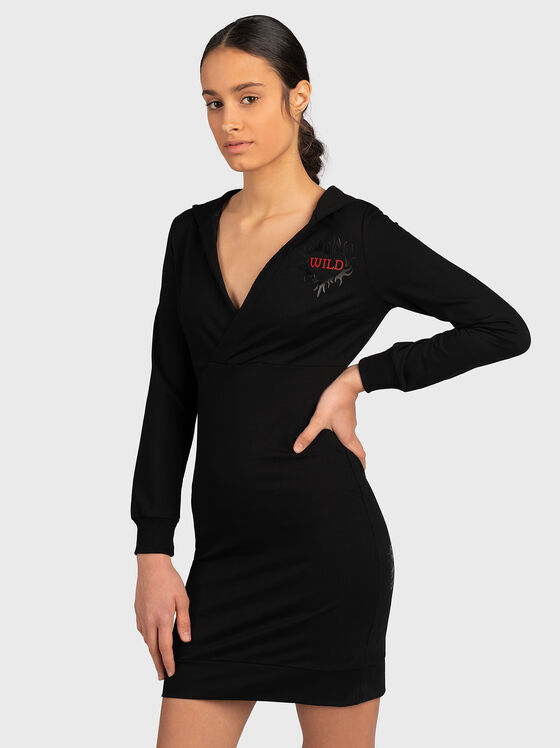 Черна рокля с лого брандинг - 1