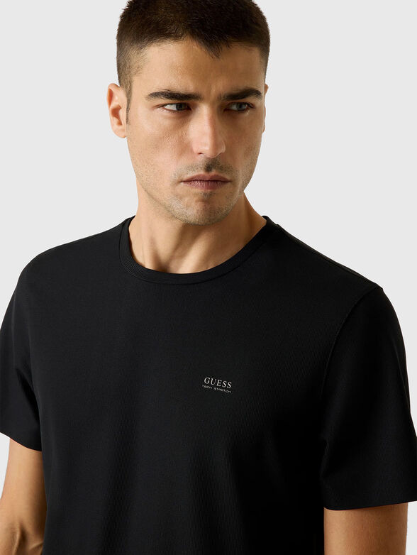 Slim fit T-shirt with oval neck - 4