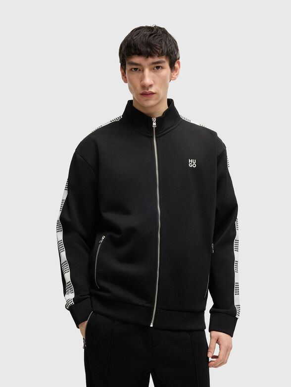 Sweatshirt with zip and contrast edge - 0