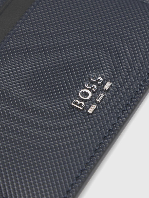 Textured card holder - 4