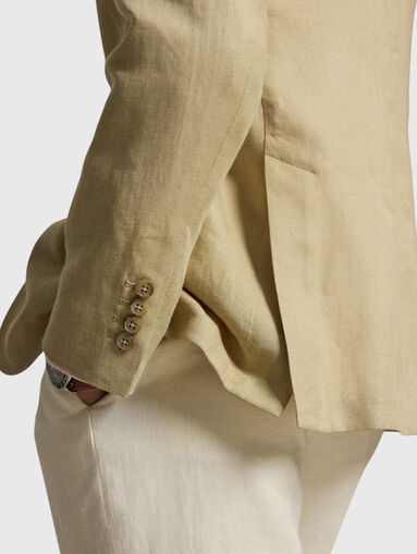 Single-breasted jacket made of a linen blend - 4