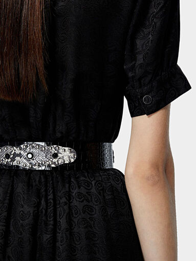 Leather belt with contrasting elements - 4