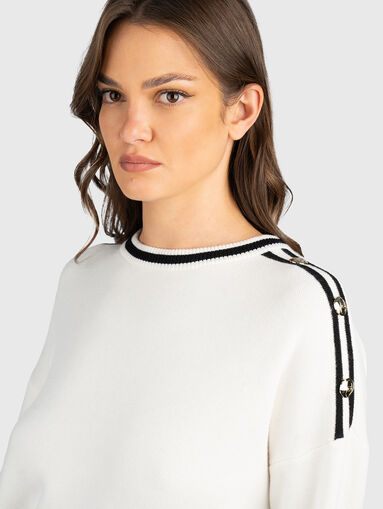 Sweater with logo on the sleeves  - 4