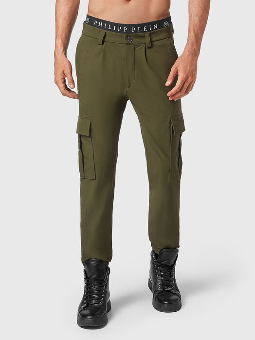 Green cargo pants with embroidery
