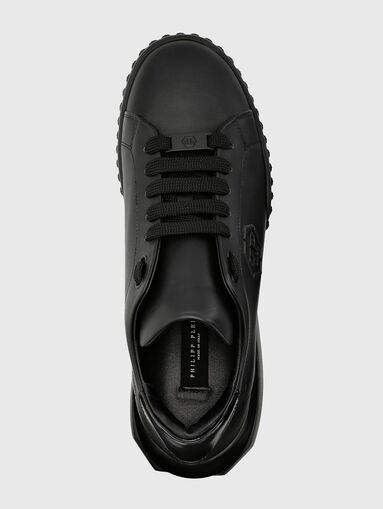 Leather sports shoes in black - 4