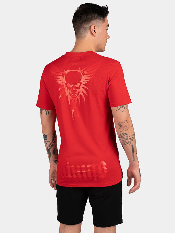 Red T-shirt with V-neck and print - 2