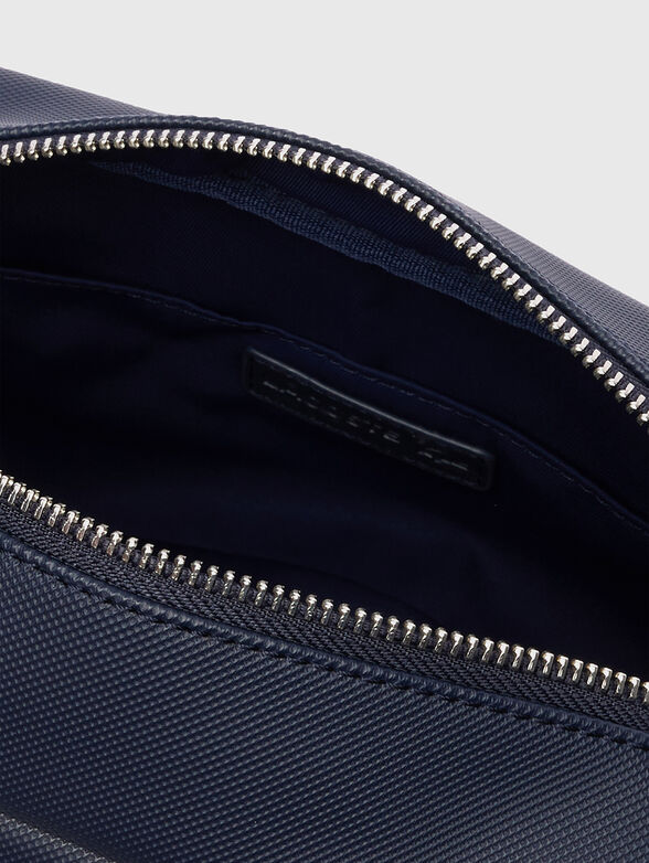 Black toiletry bag with logo accent - 4