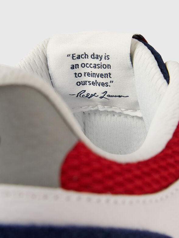 Sports shoes with contrasting details - 3