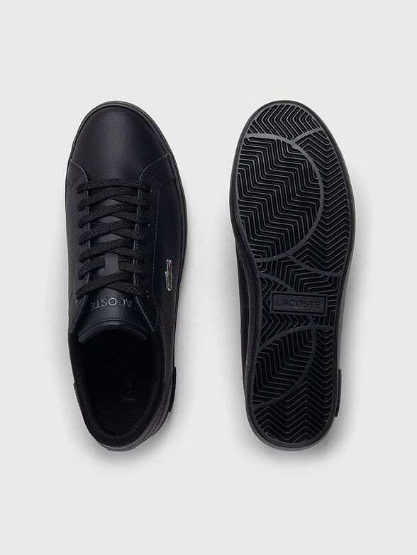 White sports shoes with logo detail - 6