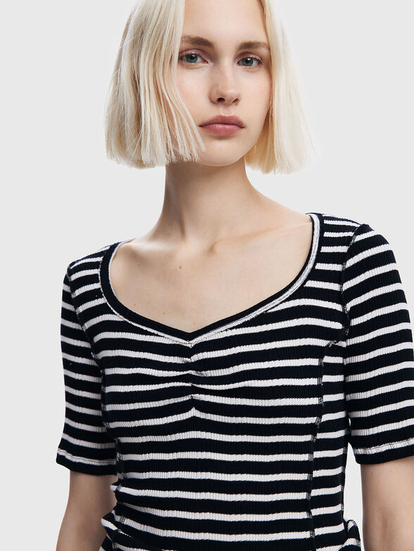 PICA blouse with short sleeves and gathered accent - 4