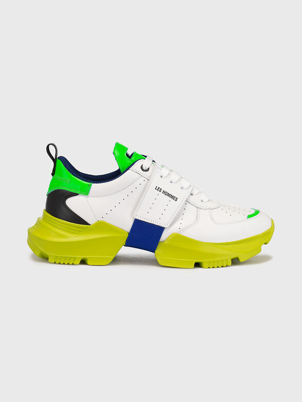 Sports shoes with multicoloured elements - 1