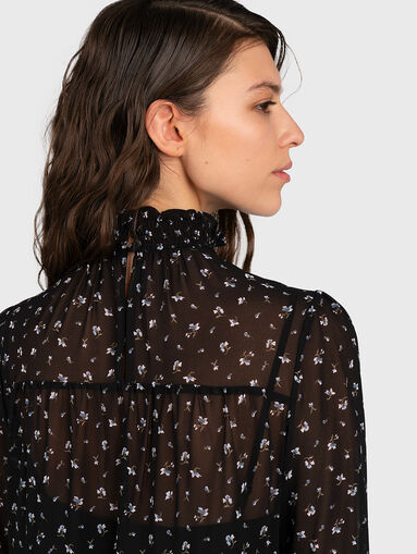 Dress with floral pattern - 4