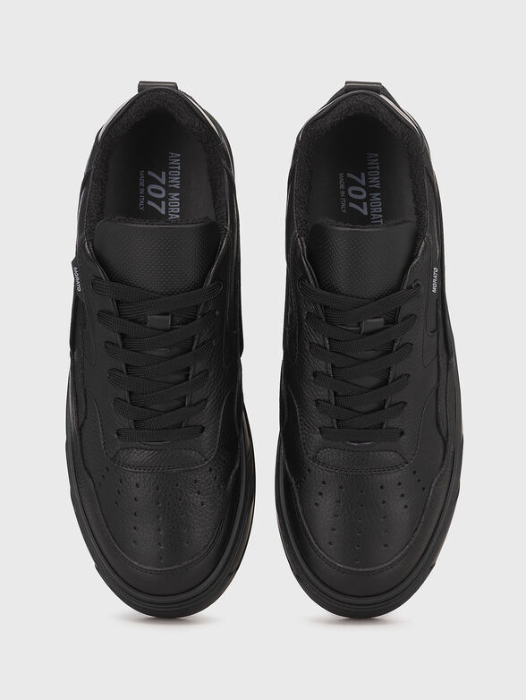 Black sports shoes - 6