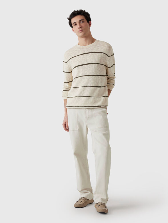 Sweater with oval neckline  - 2