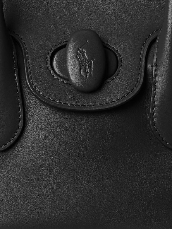 Small leather bag with accent clasp - 5