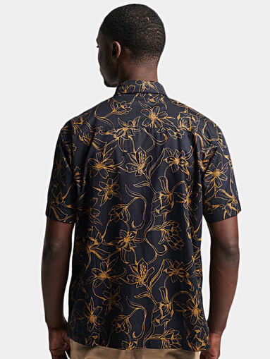 Black shirt with Hawaiian motifs - 3