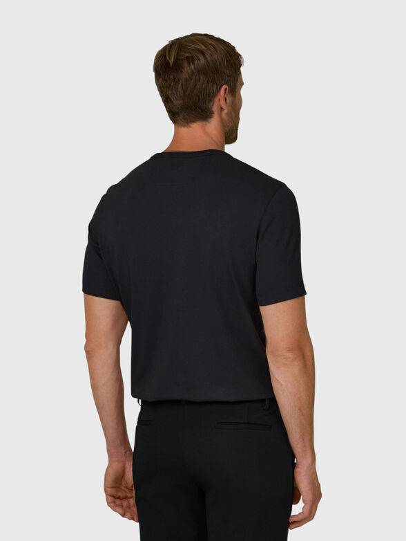 Black T-shirt with a round neckline - 3