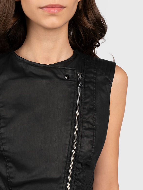 Black dress with a zip - 3
