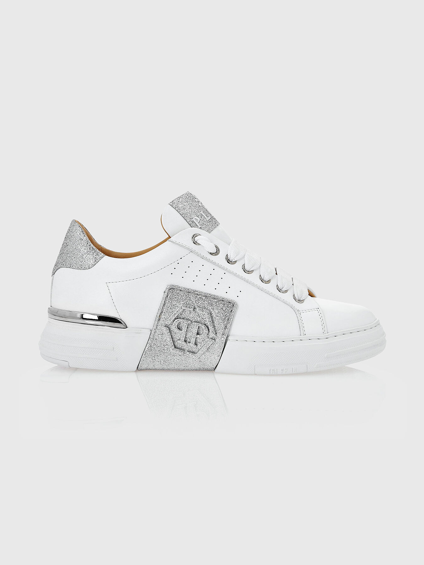 PHANTOM KICK$ white sports shoes with silver details brand