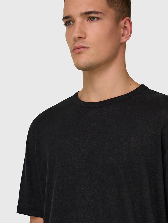 Black t-shirt - 4