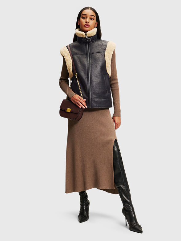 Vest with contrasting texture - 2