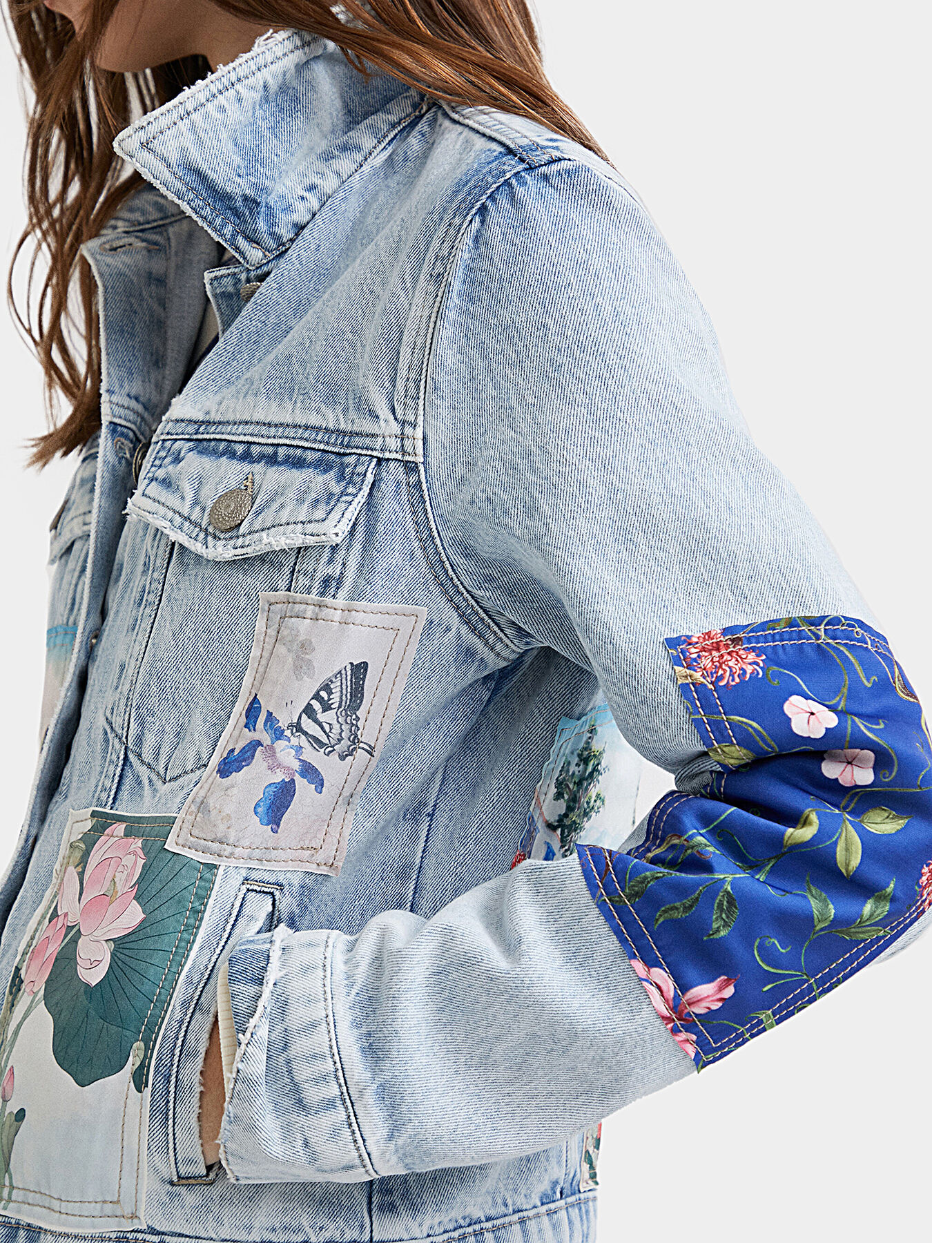 Denim jacket with art accents brand DESIGUAL — Globalbrandsstore