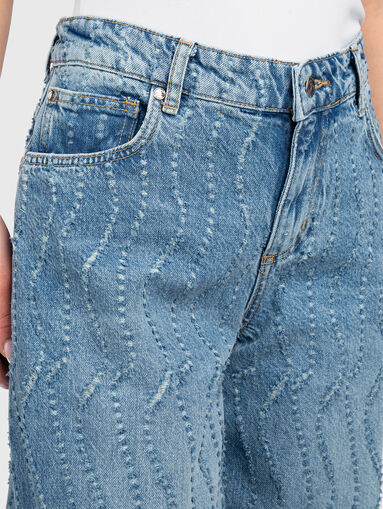Jeans with embossed texture - 4