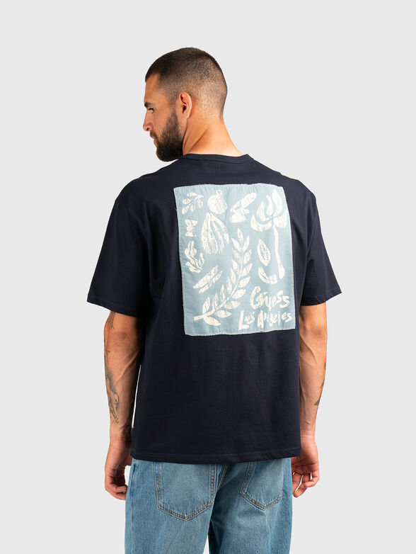 Oversized T-shirt with accent back - 3
