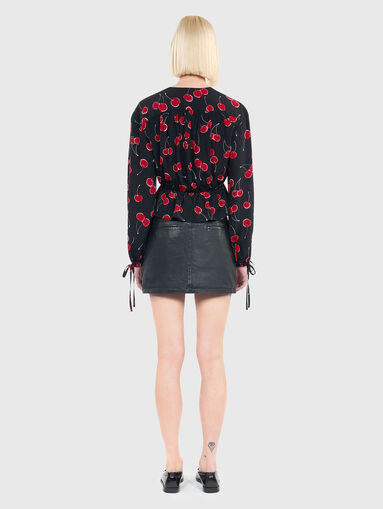 Printed cropped top with ruffles - 3