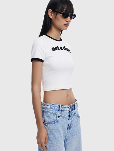 Short cotton T-shirt with oval neckline - 4