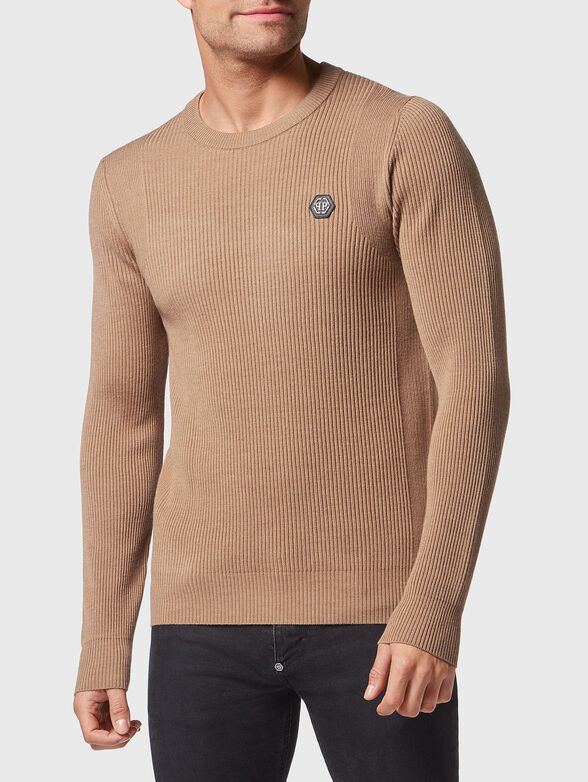 Beige sweater with oval neckline  - 1