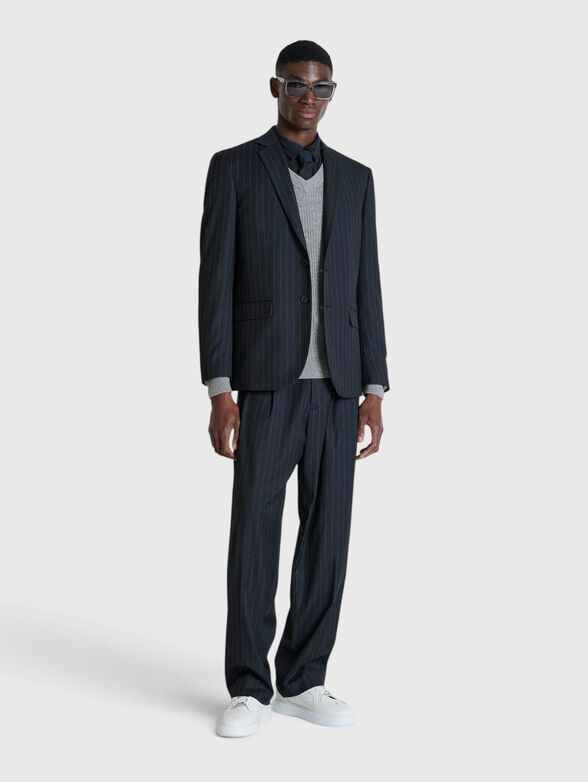 Striped jacket with a single-breasted closure - 2