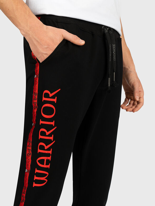 Sports pants with contrasting print - 2