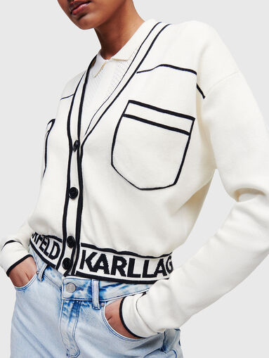 Blue cropped cardigan with contrasting elements - 4