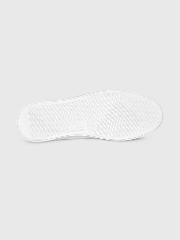 Leather shoes in black with accent elements - 3