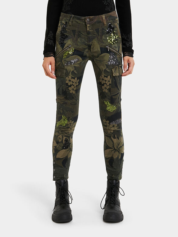Cargo pants with floral print - 1
