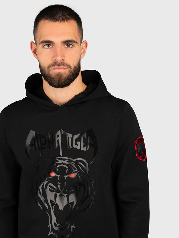 H018 black sweatshirt with print - 3