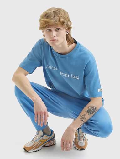 LEGACY unisex beige T-shirt with contrast inscription - 5