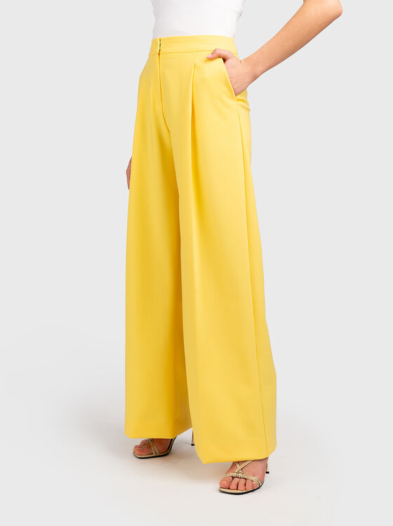 Жълт панталон с широки крачоли - 1