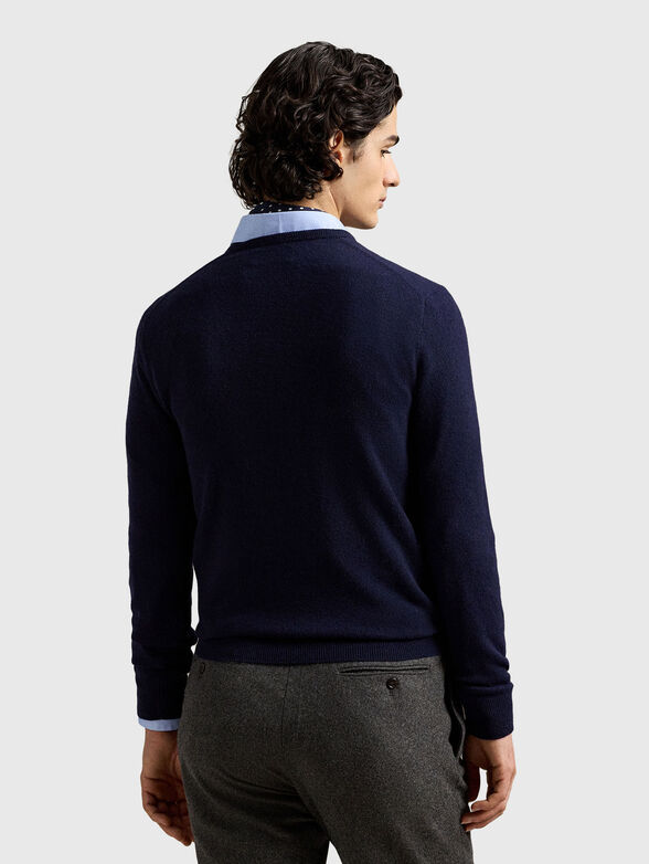 Wool sweater with oval neckline - 3