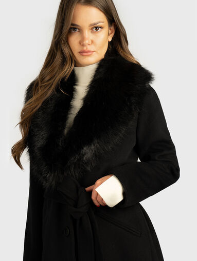 Wool coat with accent collar - 4