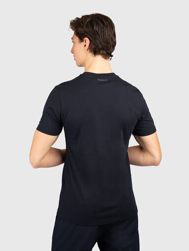 T-shirt with oval neckline - 3